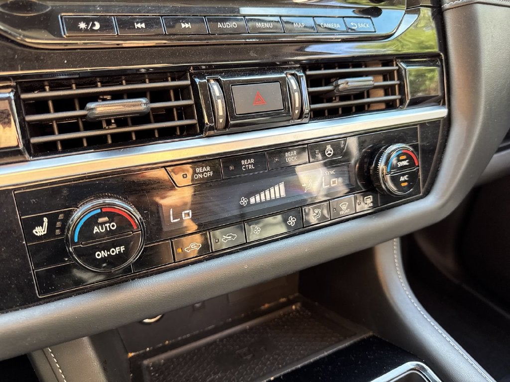 2024 Nissan Pathfinder SL 4WD