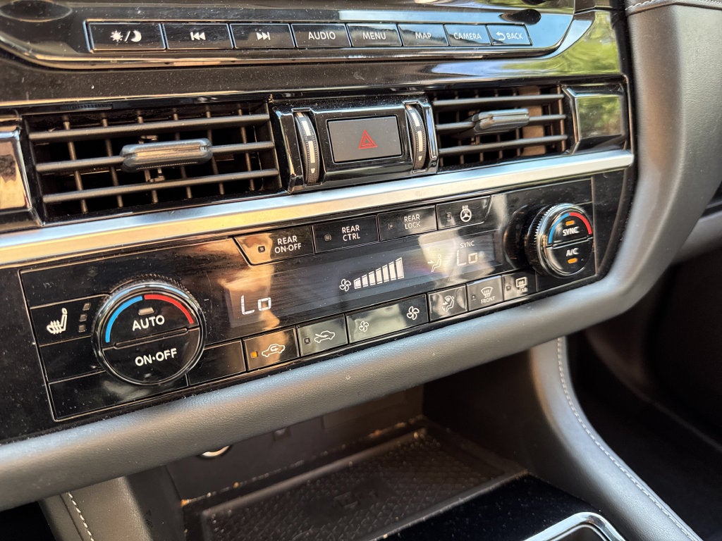 2024 Nissan Pathfinder SL 4WD