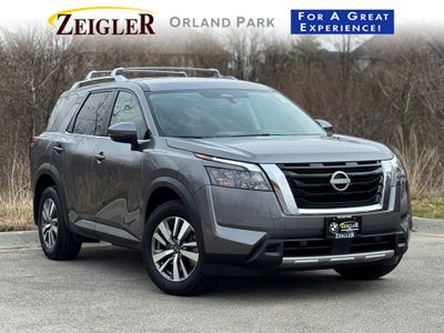 2025 Nissan Pathfinder SL