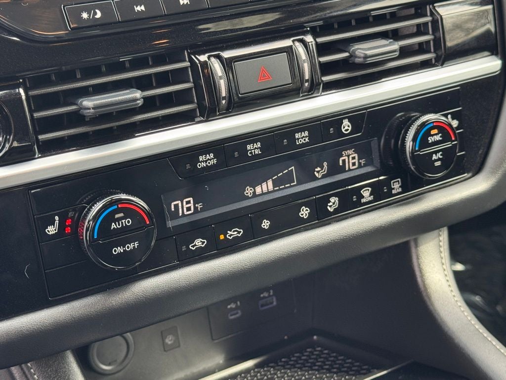 2025 Nissan Pathfinder SL