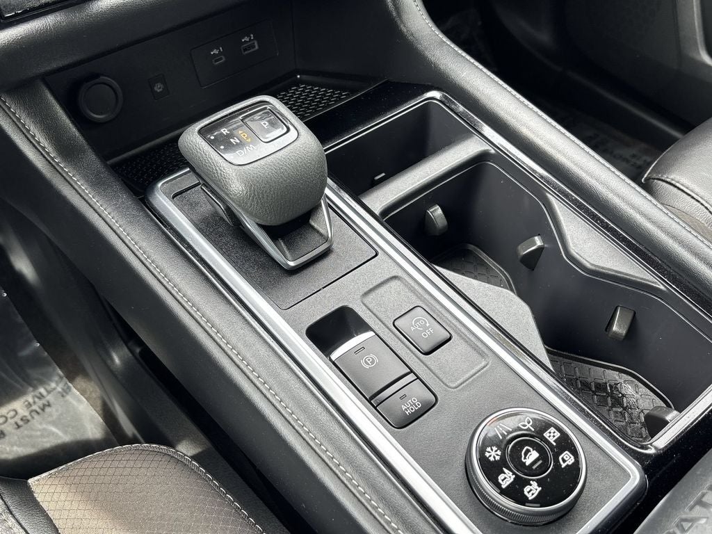 2023 Nissan Pathfinder SL 4WD