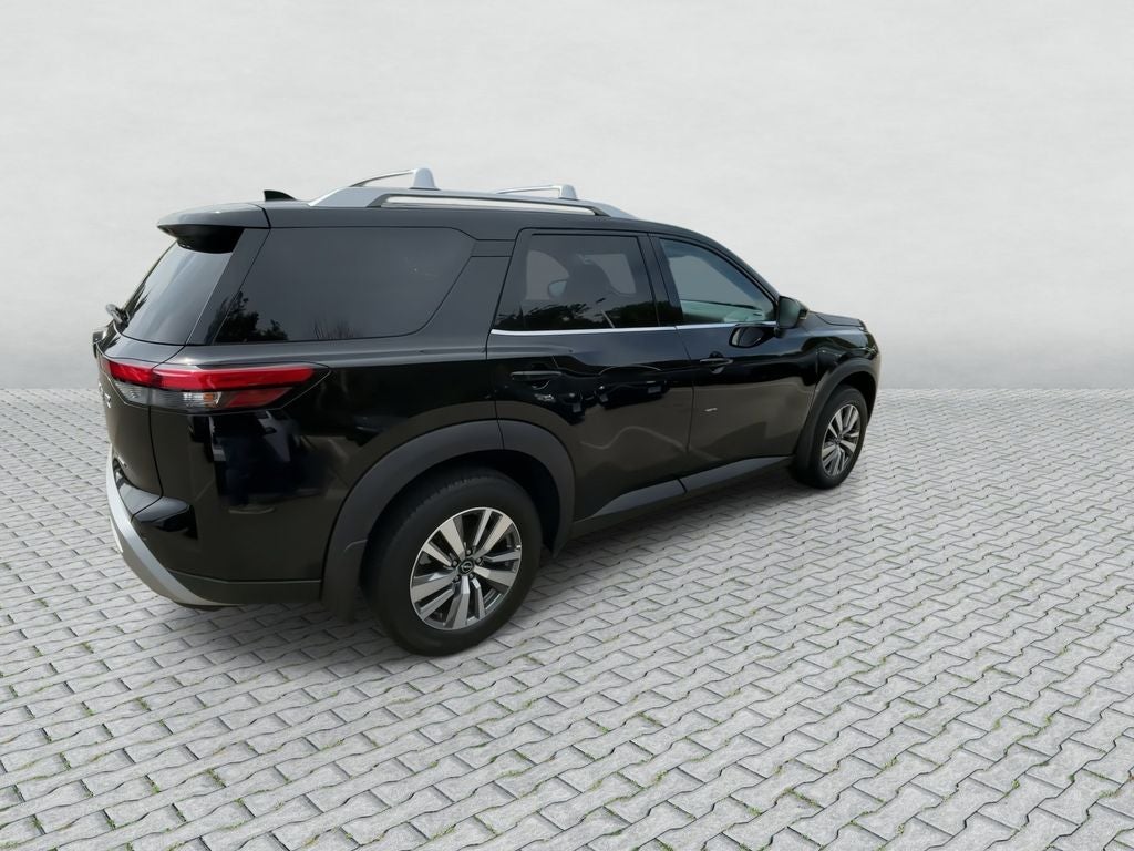 2023 Nissan Pathfinder SL 4WD