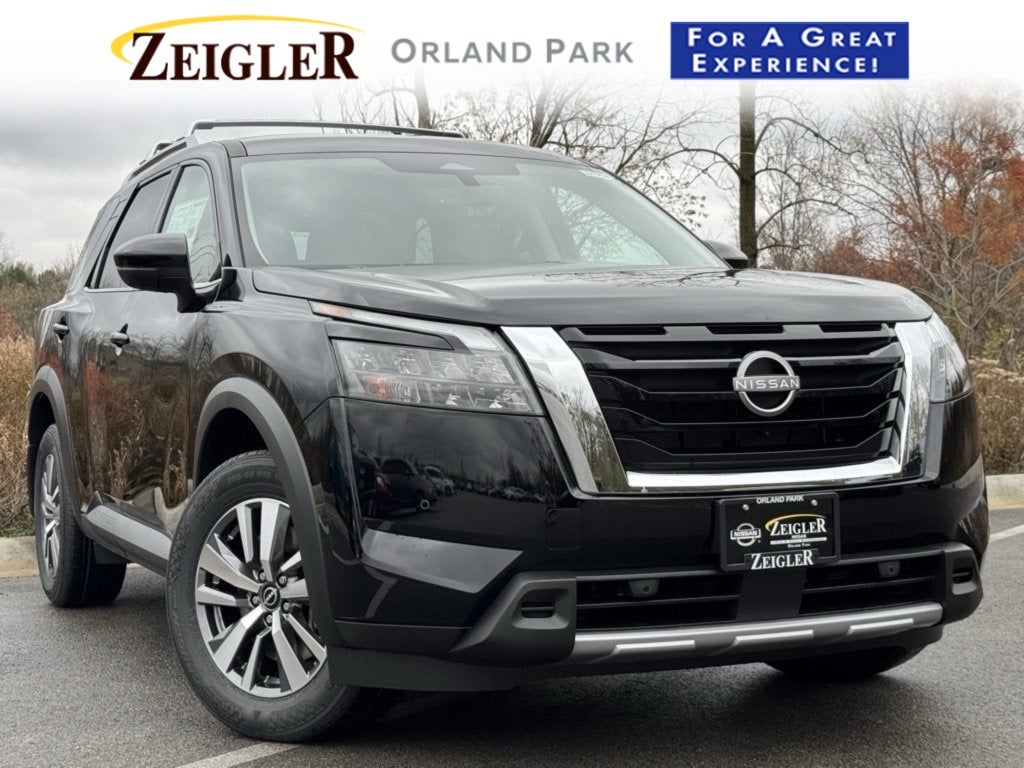 2025 Nissan Pathfinder SL