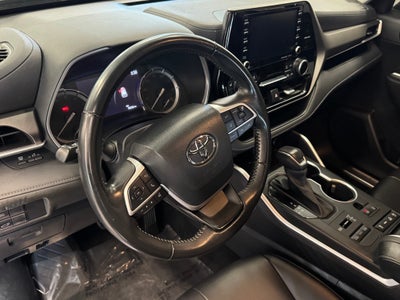 2022 Toyota Highlander XLE AWD