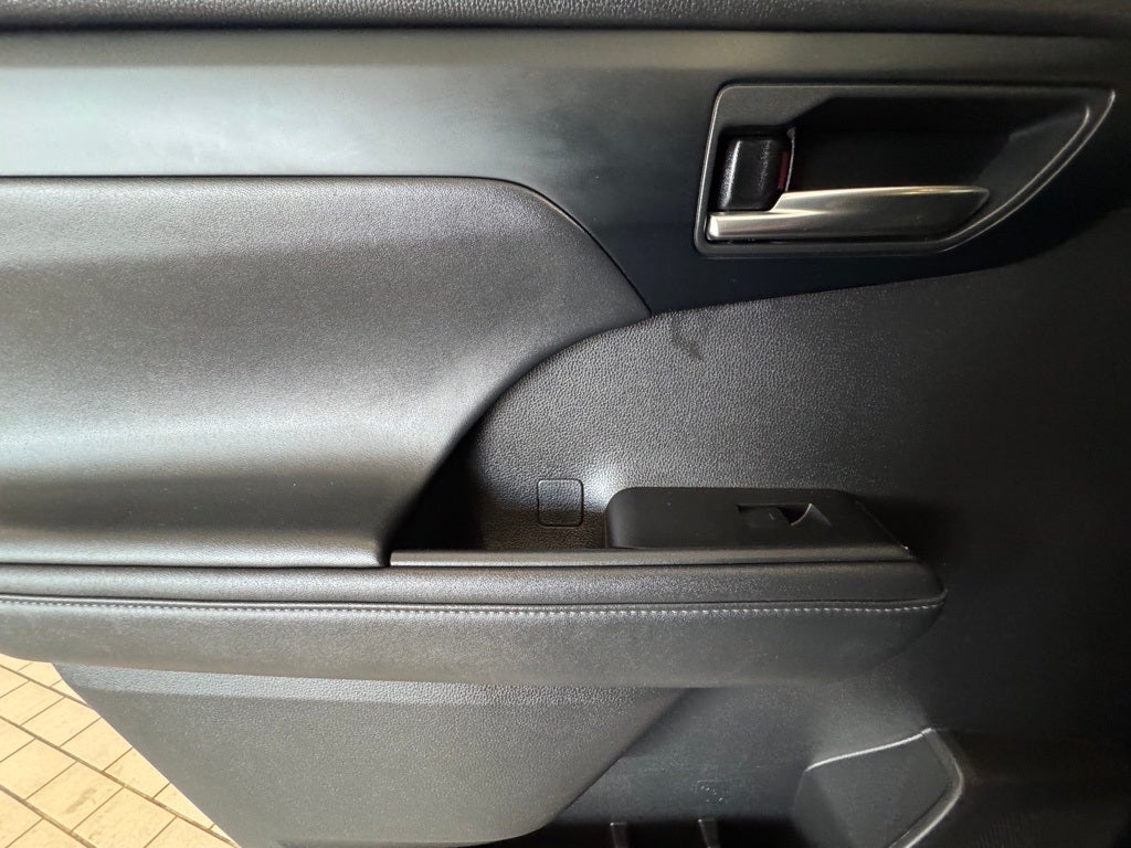 2022 Toyota Highlander XLE AWD