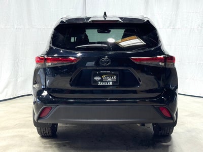2022 Toyota Highlander XLE AWD