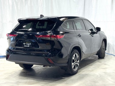 2022 Toyota Highlander XLE AWD
