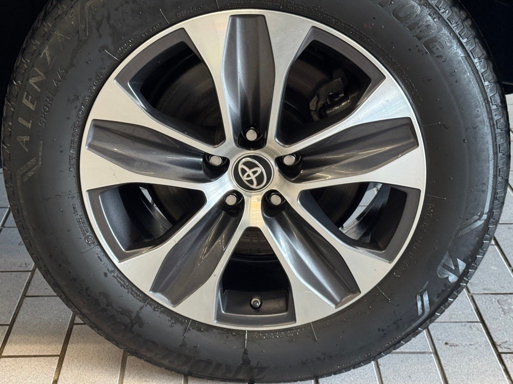 2022 Toyota Highlander XLE AWD