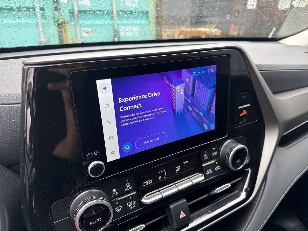 2025 Toyota Highlander LE FWD