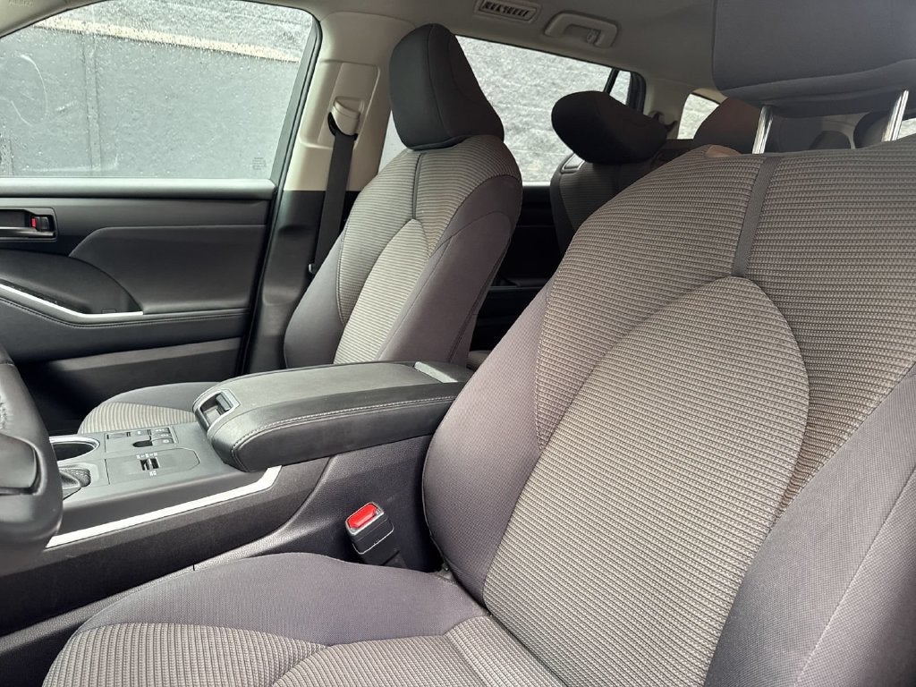 2025 Toyota Highlander LE FWD