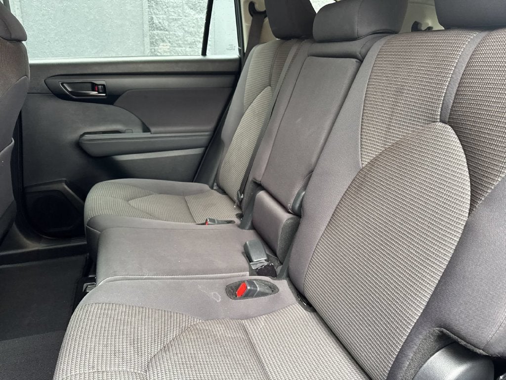 2025 Toyota Highlander LE FWD