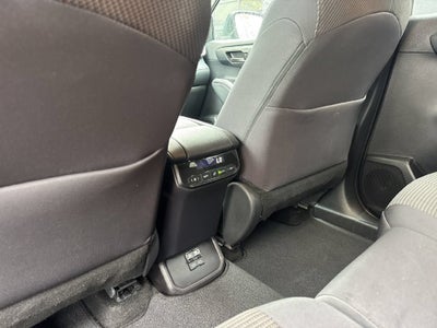 2025 Toyota Highlander LE FWD