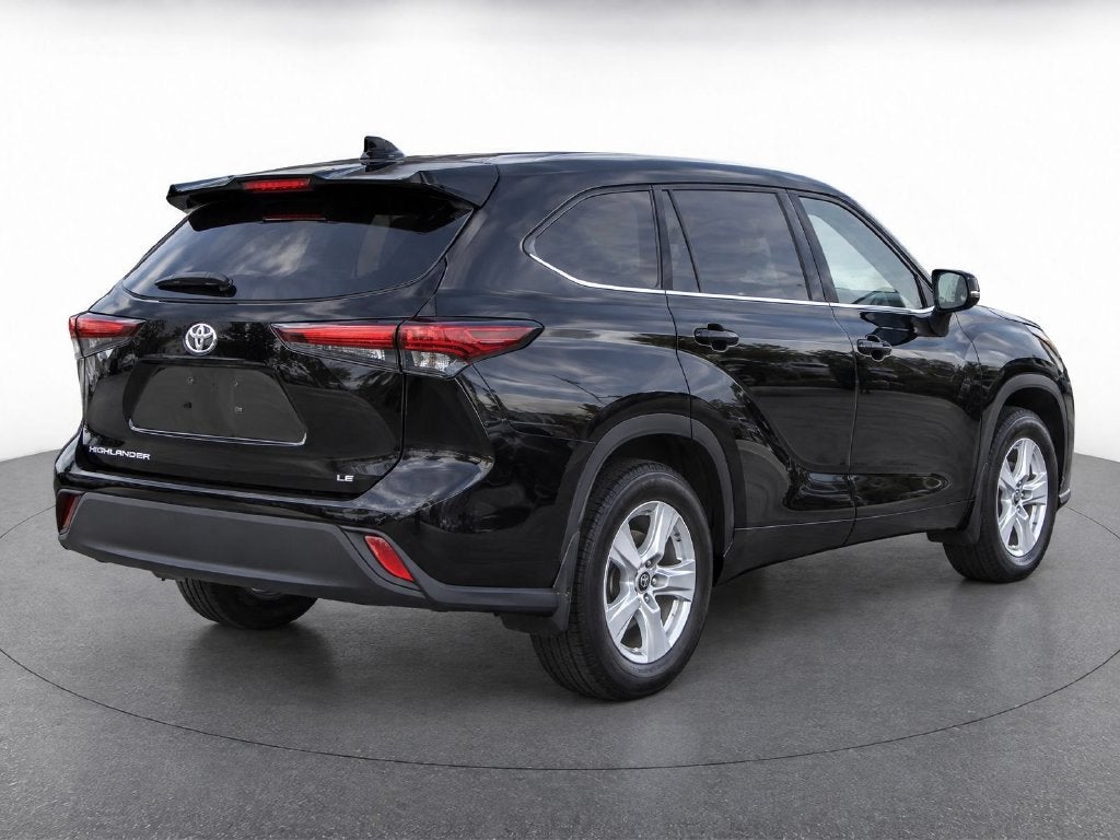 2025 Toyota Highlander LE