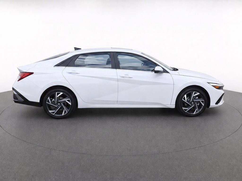 2024 Hyundai Elantra Limited FWD