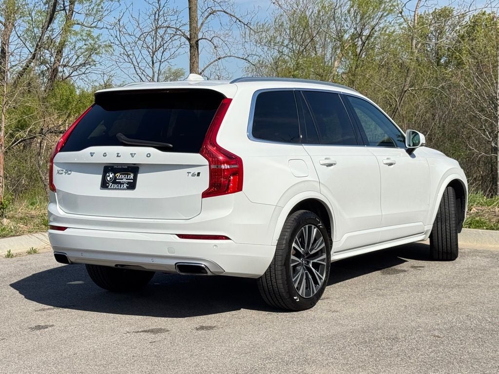 2021 Volvo XC90 T6 Momentum