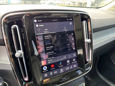 2025 Volvo XC40 B5 Plus Bright Theme