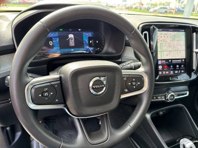 2025 Volvo XC40 B5 Plus Bright Theme