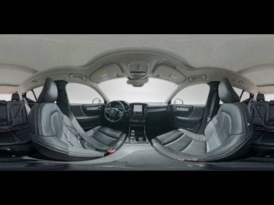 2025 Volvo XC40 B5 Plus Bright Theme