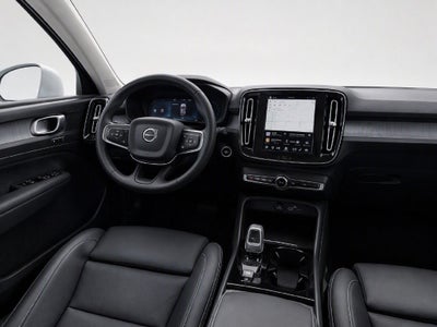 2025 Volvo XC40 B5 Plus Bright Theme