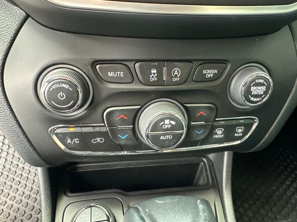 2022 Jeep Cherokee Trailhawk