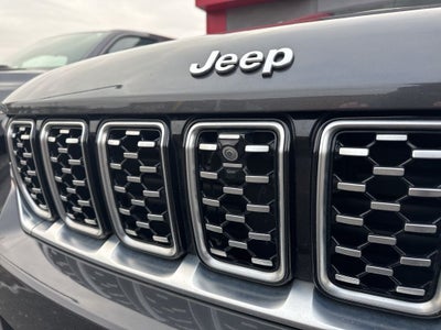 2022 Jeep Grand Cherokee Summit