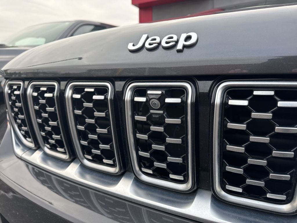 2022 Jeep Grand Cherokee Summit