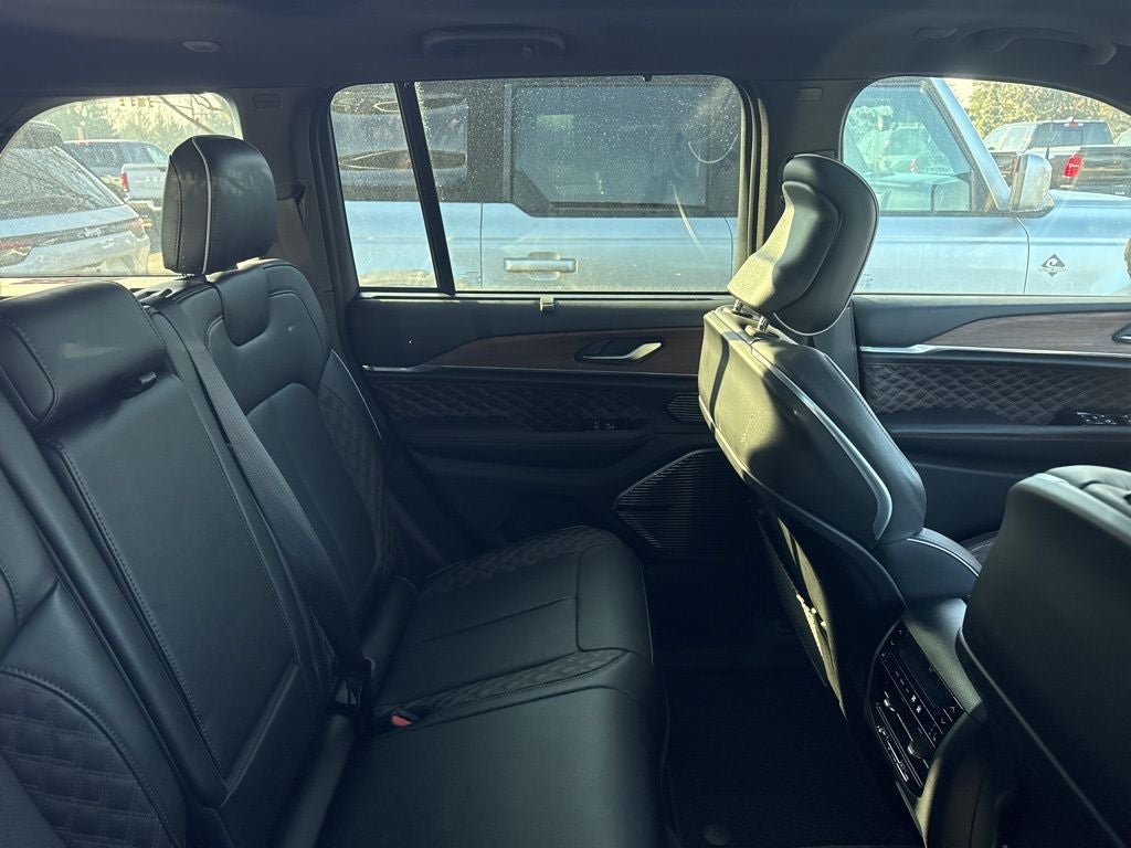 2023 Jeep Grand Cherokee Summit