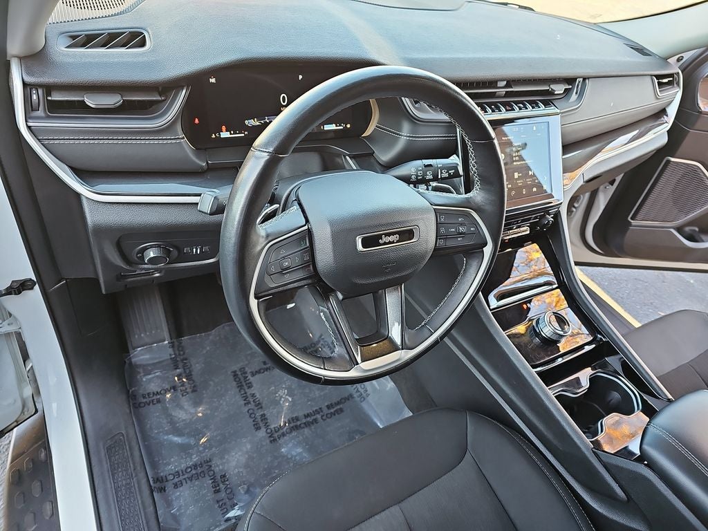 2022 Jeep Grand Cherokee L Laredo