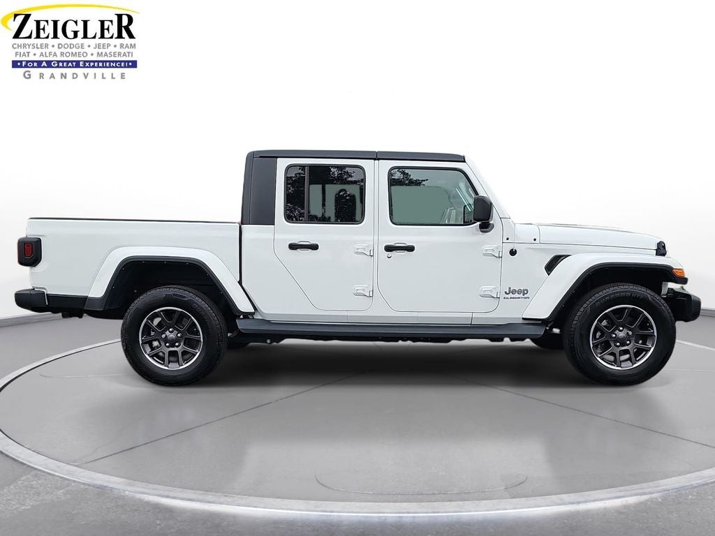 2022 Jeep Gladiator Overland