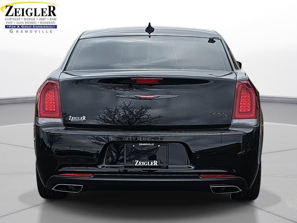2023 Chrysler 300 S Comfort Group Package