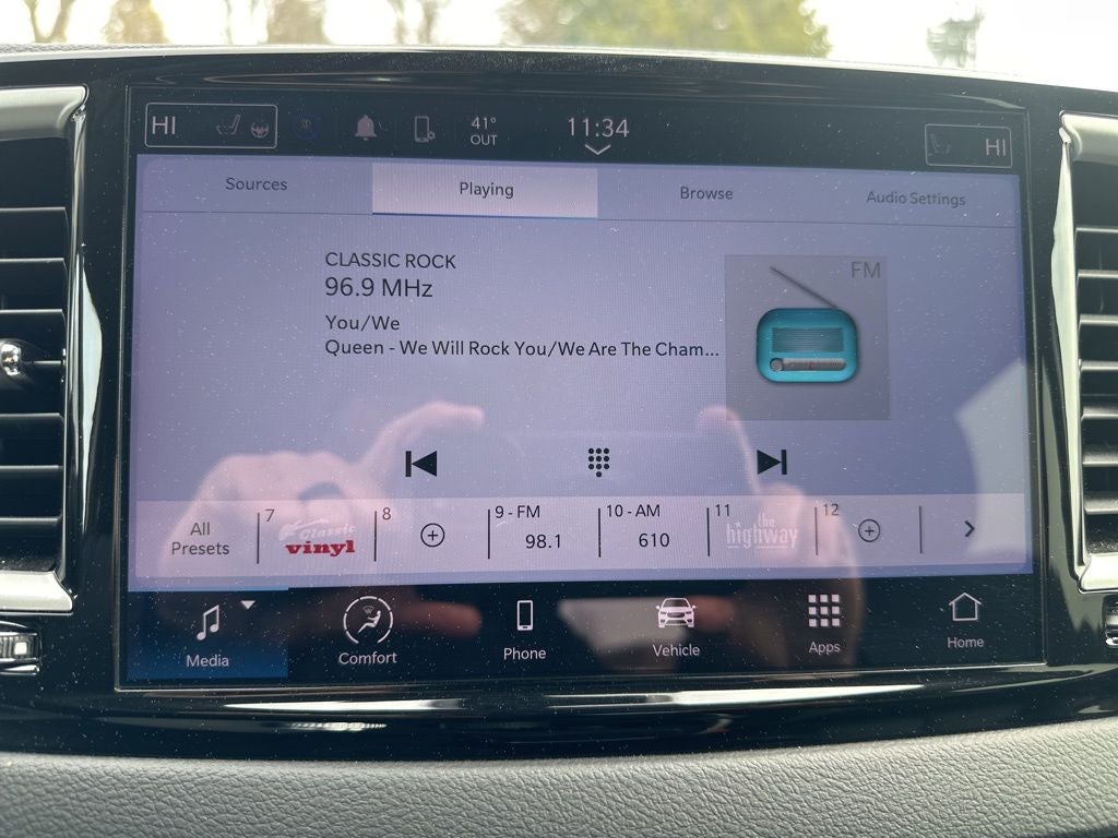 2024 Chrysler Pacifica Touring L