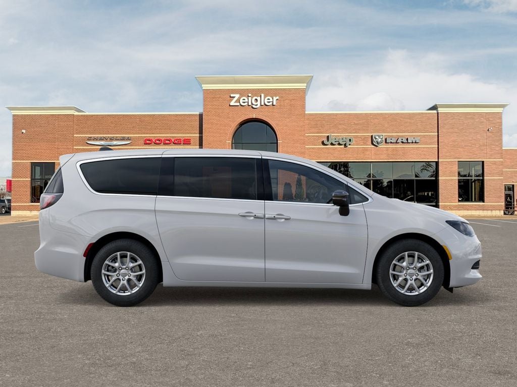 2026 Chrysler Voyager LX