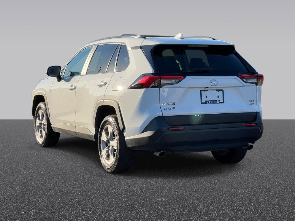 2025 Toyota RAV4 XLE