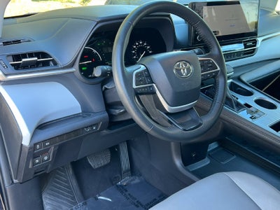 2026 Toyota Sienna XLE 8 Passenger