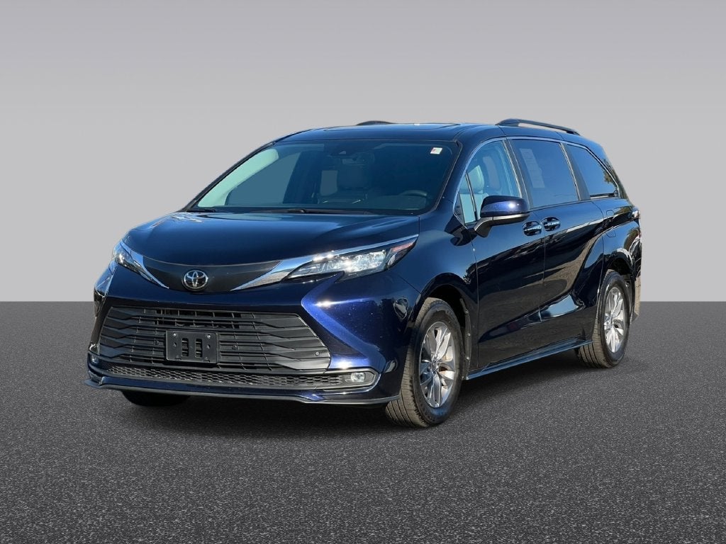 2026 Toyota Sienna XLE 8 Passenger