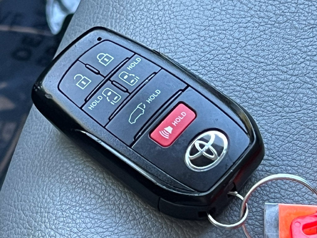 2026 Toyota Sienna XLE 8 Passenger