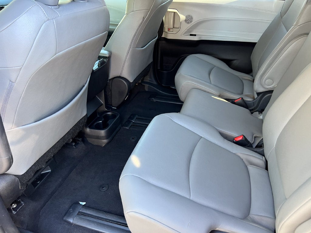 2026 Toyota Sienna XLE 8 Passenger