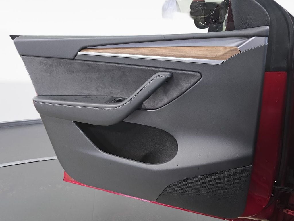 2024 Tesla Model Y Performance