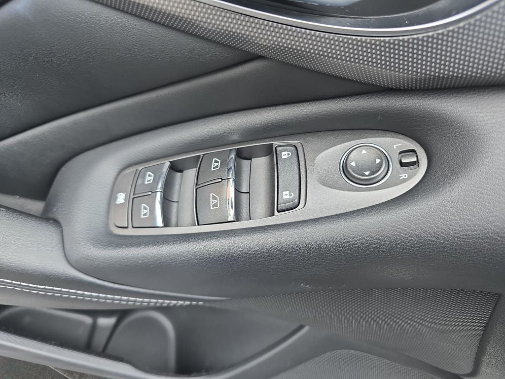 2015 INFINITI Q50 Sport