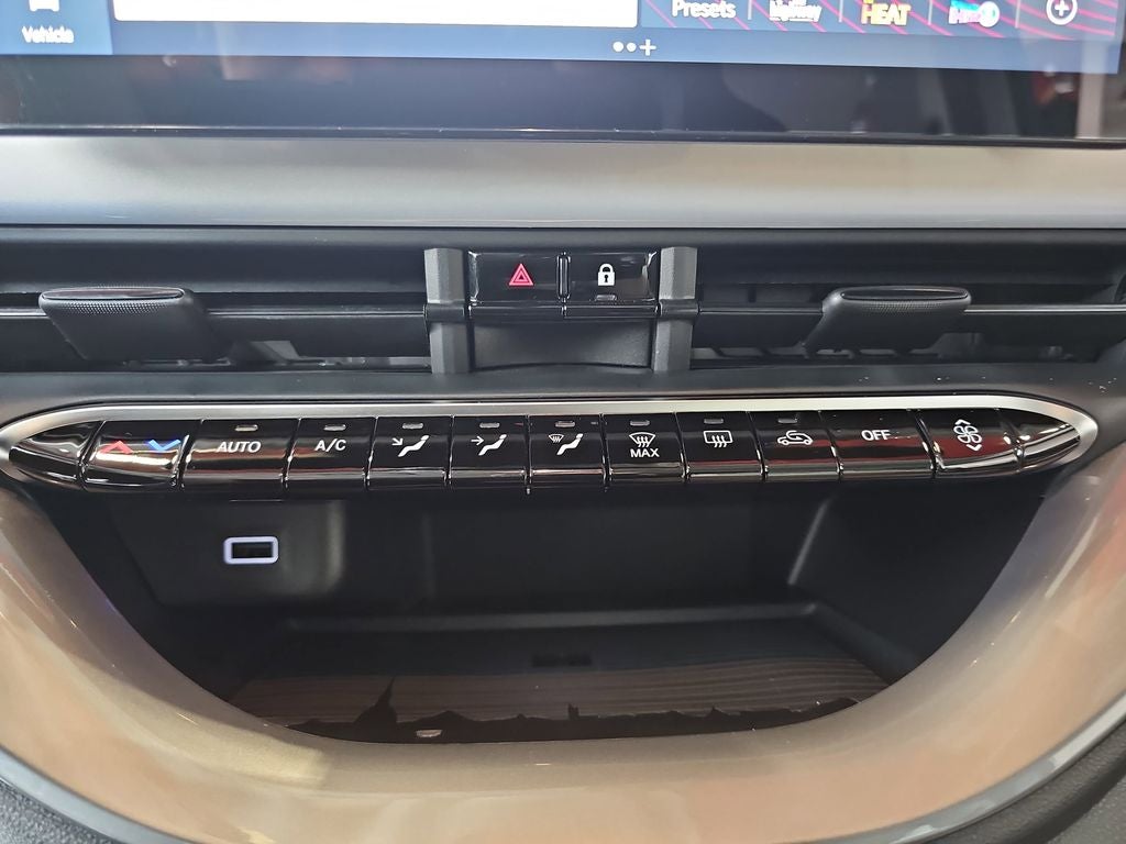 2025 FIAT 500e Battery Electric Icona