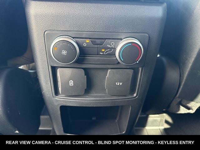 2020 Ford Explorer XLT LOW MILES