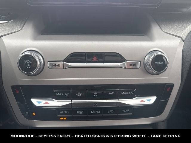 2024 Ford Explorer Timberline TWIN PANEL MOONROOF