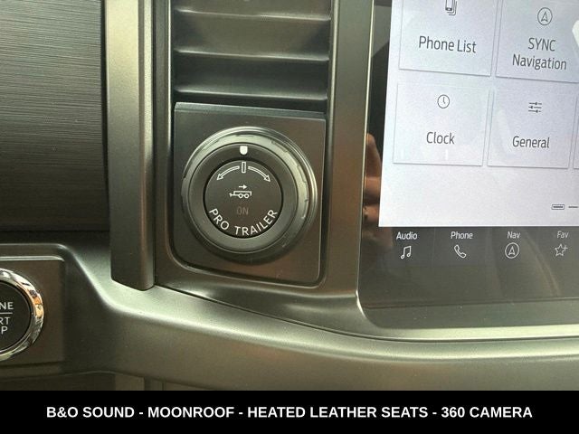 2024 Ford F-150 XLT TWIN PANEL MOONROOF