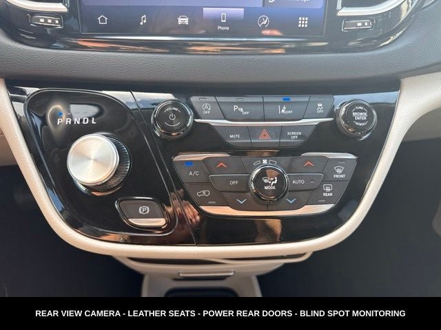 2024 Chrysler Pacifica Touring L STOW N GO SEATING