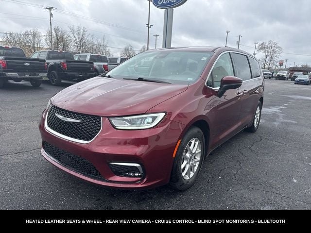 2023 Chrysler Pacifica Touring L HEATED SEATS & STEERING WHEEL