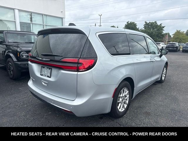 2024 Chrysler Pacifica Touring L STOW N GO SEATING