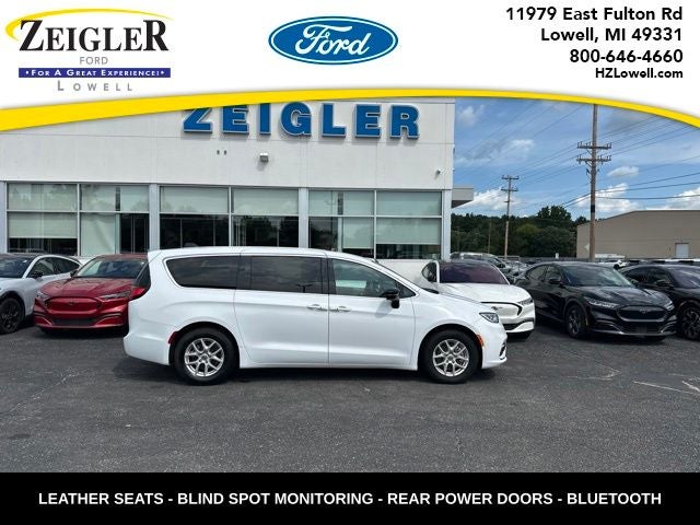 2024 Chrysler Pacifica Touring L STOW N GO SEATING