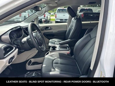 2024 Chrysler Pacifica Touring L STOW N GO SEATING