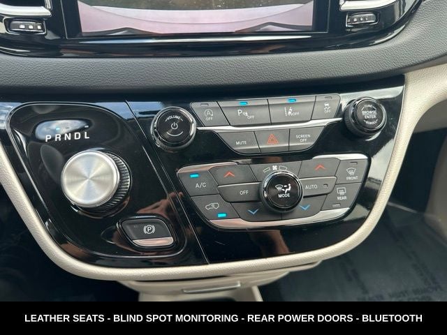 2024 Chrysler Pacifica Touring L STOW N GO SEATING