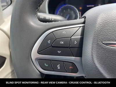 2023 Chrysler Pacifica Touring L HEATED SEATS & STEERING WHEEL